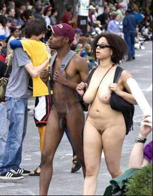 Nude Italian femmes at public and buxom figure art pictures